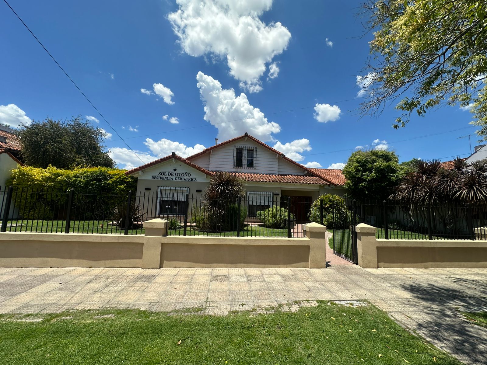 Sol de Otoño | Defilippi - Residencia para adultos mayores